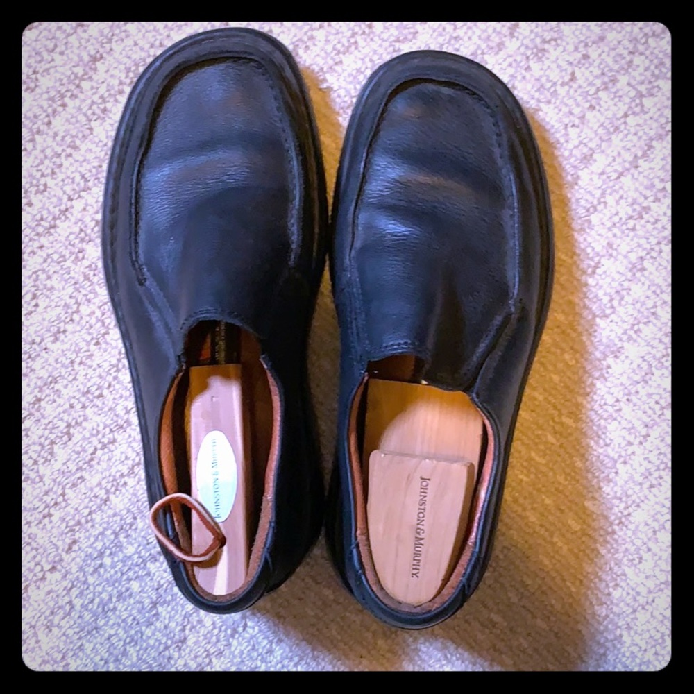 Men’s slip on dress shoes